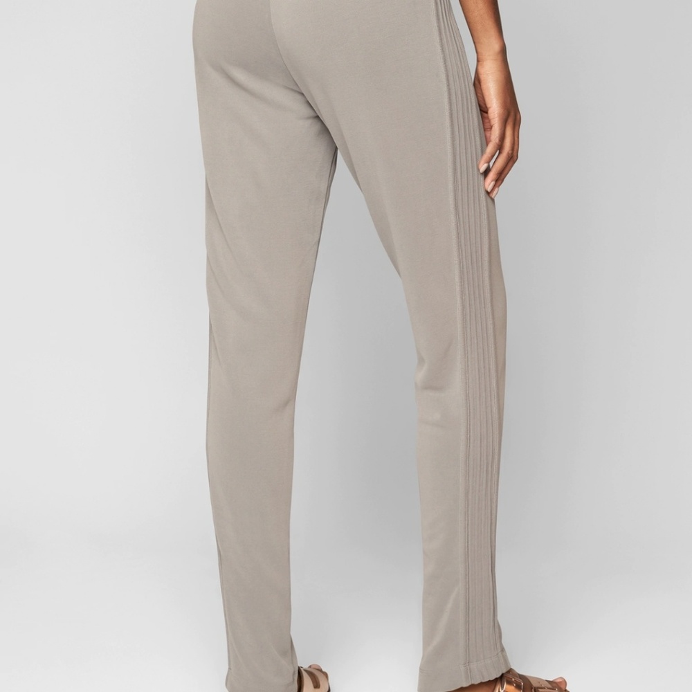 Athleta Serenity Pants....black.